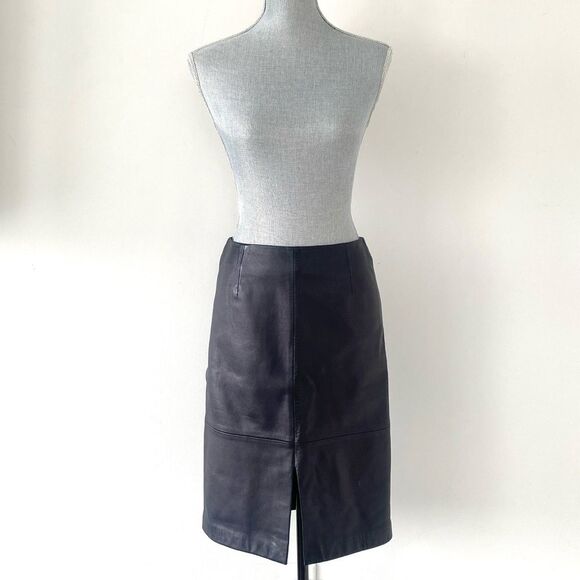Yansi Fugel Elegant Black Leather Skirt Sz 6 Statement Timeless Luxury